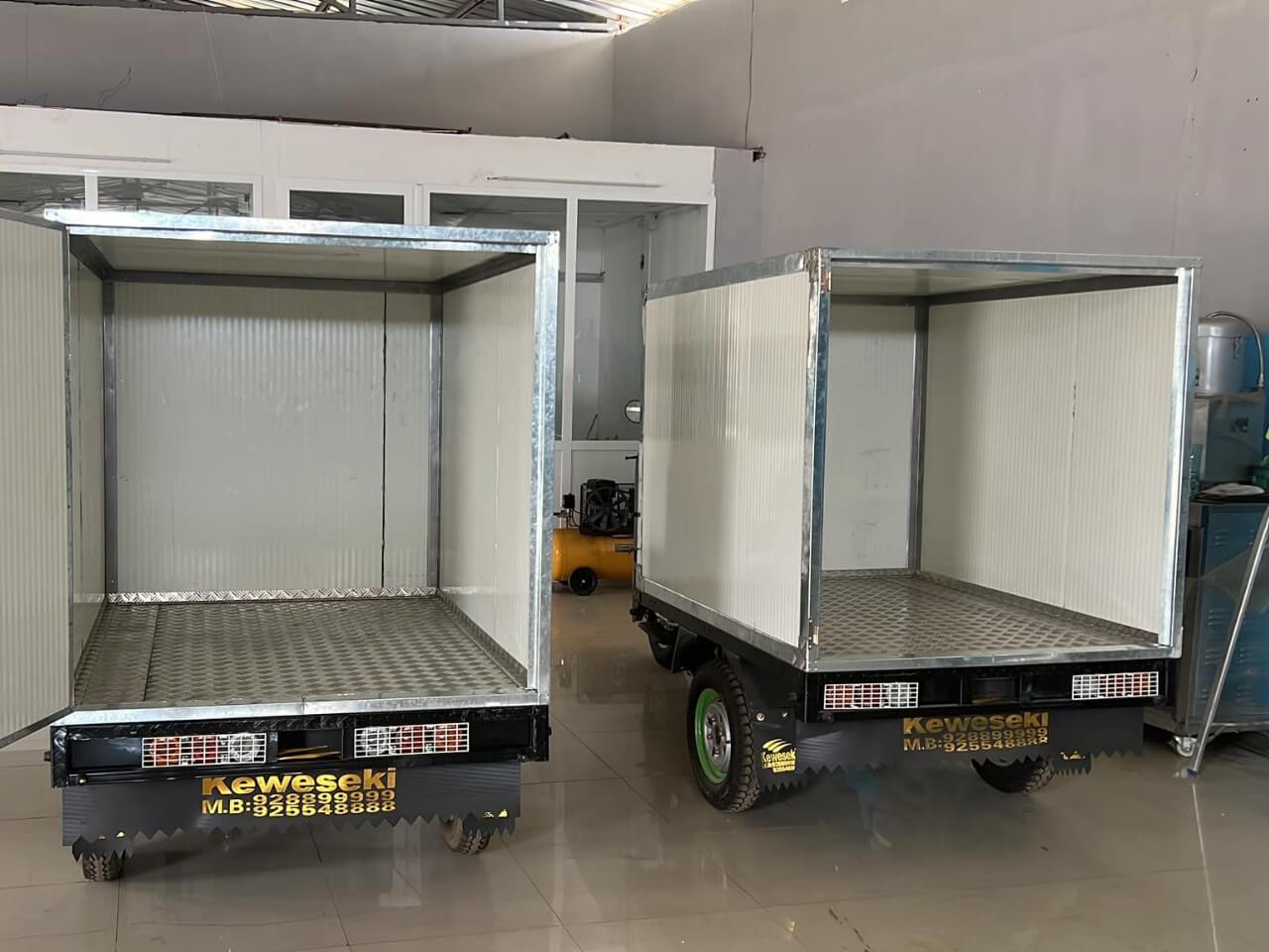 Cozinha de serviço residencial em inox - Vista lateral esquerda